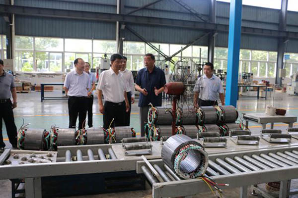 省委常委、市委書(shū)記孫云飛到江淮電機視察指導工作。