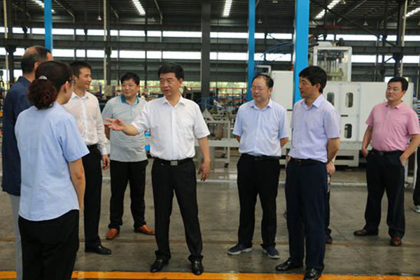 省委常委、市委書(shū)記孫云飛到江淮電機視察指導工作。