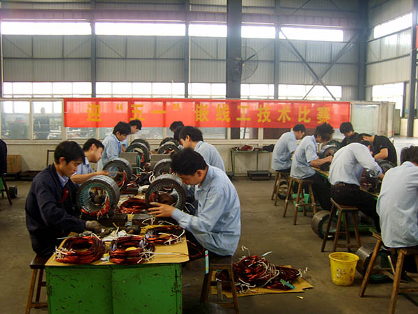 江淮電機工會(huì )榮獲省“非公企業(yè)示范工會(huì )”稱(chēng)號。