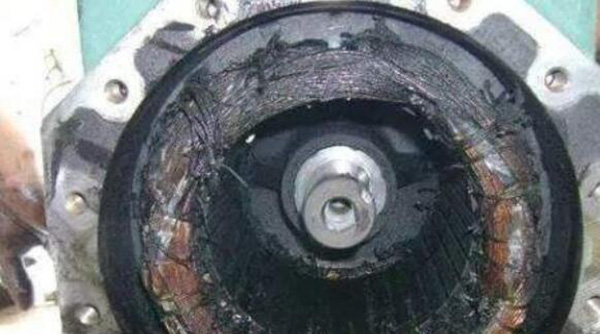 一臺因為電壓過(guò)高導致變頻電機發(fā)熱燒毀的電機案例